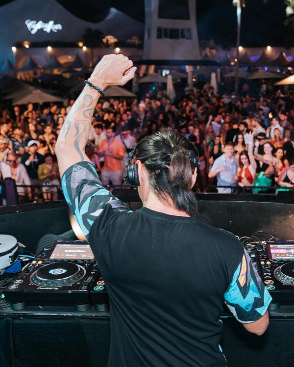 Whats On (2) | Café del Mar Bali